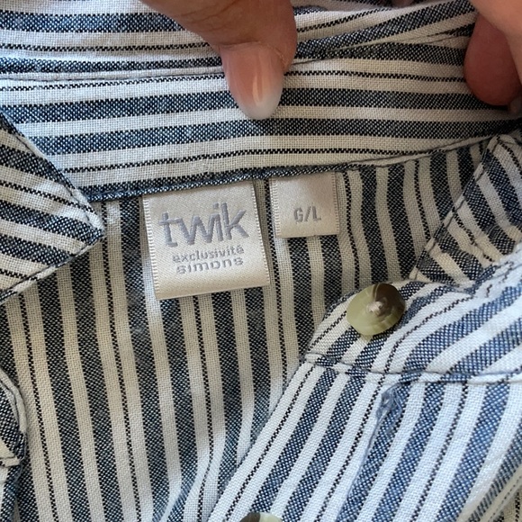 Blouse - Picture 2 of 3